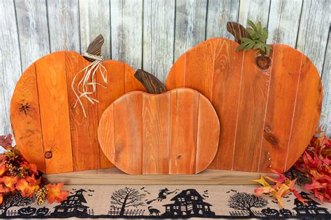 DIY Pallet Pumpkin Trio - The Handyman's Daughter