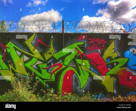 Skate park graffiti Stock Photo - Alamy