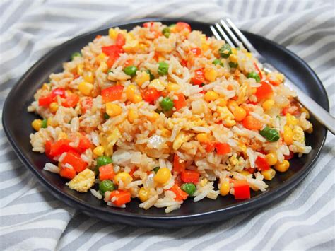 Vegetable egg fried rice - Caroline's Cooking