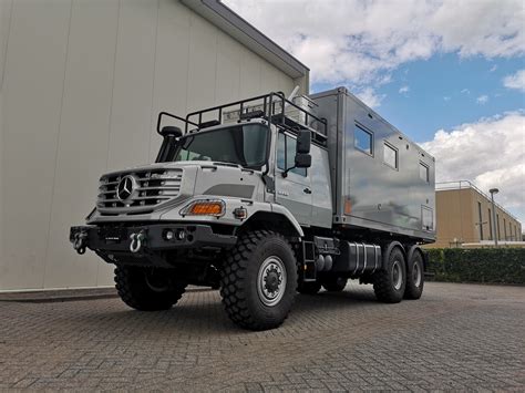 Auslieferung eines Zetros 6x6 mit einem 20 Fuß Aufbau - Bliss Mobil