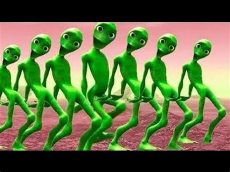 Funny alien dance Green alien dance Dame tu cosita Alien dance Funny ...