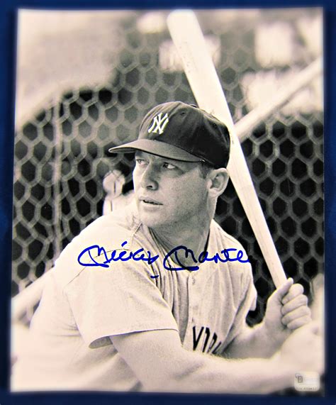 Mickey Mantle autographed Black & White 8 x 10 photo - Memorabilia Center