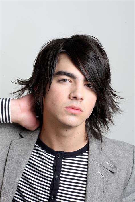 22 Pictures That Show Joe Jonas' Dramatic Hair Journey