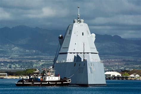 Zumwalt arrives in Pearl Harbor, a first for the guided missile destroyer