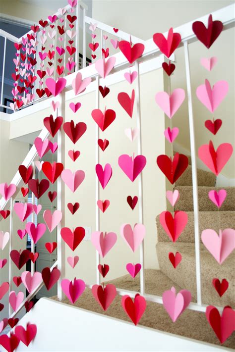 DIY Valentine Decorations: 3-D Heart Paper Garlands