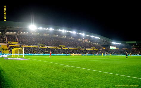 FC Nantes | Idée Cadeau - Découvrez la StadiumBox FC Nantes