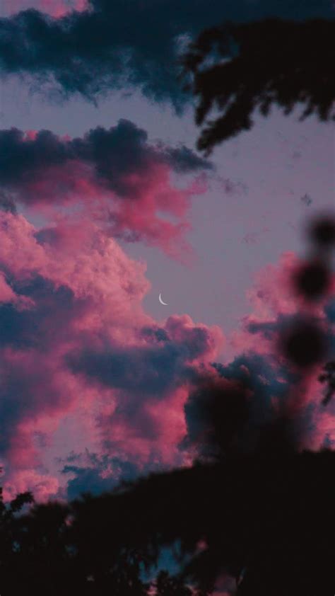 Crescent moon in the pink sky | Pretty wallpapers, Night sky wallpaper, Iphone wallpaper sky