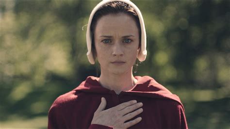 Watch The Handmaid's Tale Season 1 Episode 1 : Offred Full Episode ...