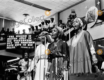 Photos and Pictures - Bob Marley Funeral Photo By:ray Fairall/ipol ...