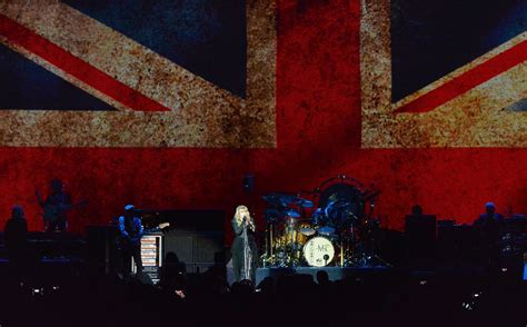 Fleetwood Mac News: REVIEWS and VIDEO Fleetwood Mac Live in London ...