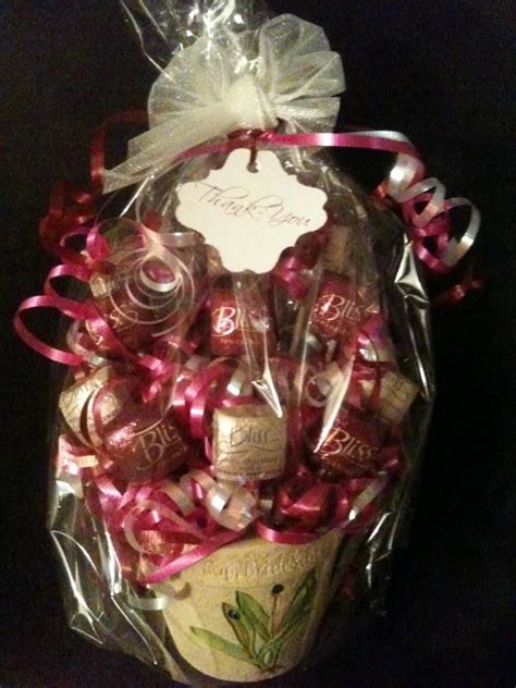 Pin by Tina Milligan on Gift giving ideas- a little something | Candy bouquet, Candy ...