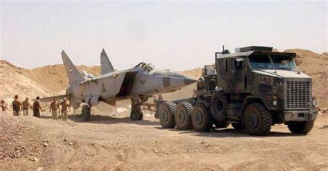 Buried MiG-25 Foxbat Jet Uncovered in Iraqi Desert Now Preserved in US