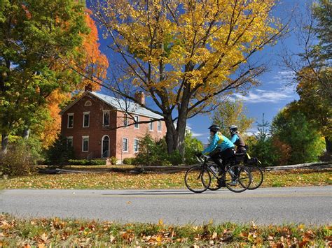 Vermont Fall Foliage: Lake Champlain Valley | Roar Adventures