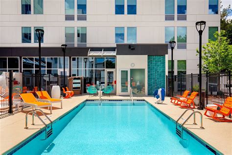 Aloft Orlando International Drive Pool Pictures & Reviews - Tripadvisor