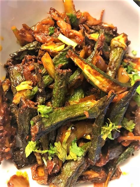 Crispy Fried Bhindi Masala (Crispy fried Okra tossed with onions and ...