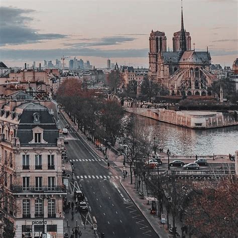 Pin by lou on ♡ | tv. miraculous ladybug. in 2020 | Paris skyline ...