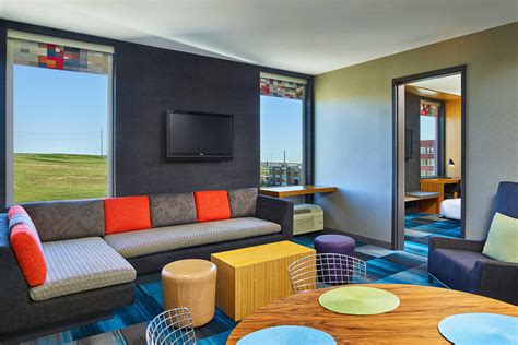 Boutique Hotel in Broomfield | Aloft Broomfield Denver