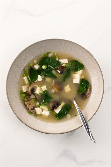 Miso Soup (with Mushrooms and Spinach, if You Like) - Umami Girl