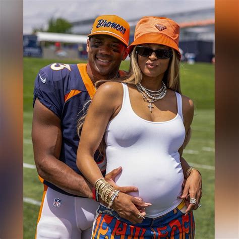 Russell Wilson shares sweet family photo with wife Ciara, their kids ...