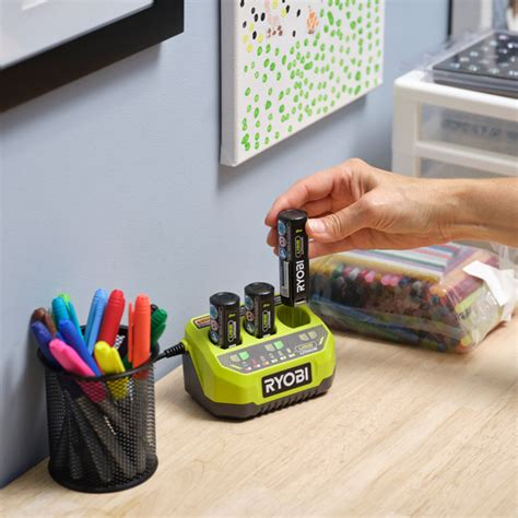 Ryobi USB Lithium 3-Port Charger 4V RC43P