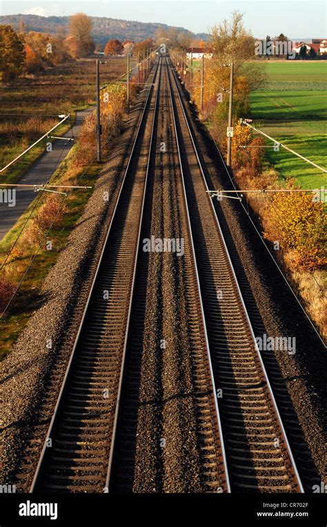 Double track railway hi-res stock photography and images - Alamy