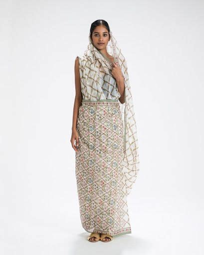 Chhattisgarh Central Sari Drape - Chhattisgarh, India - Google Arts ...