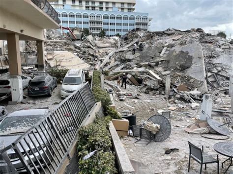 Miami Building Collapses; 99 People Unaccounted For - GreekReporter.com