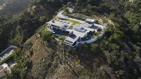 Benedict Canyon Residence by Whipple Russel Architects in Beverly Hills