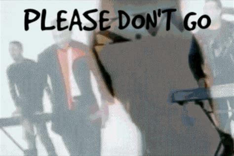 Please Dont Go Dont Leave GIF - PleaseDontGo DontGo DontLeave - Discover & Share GIFs