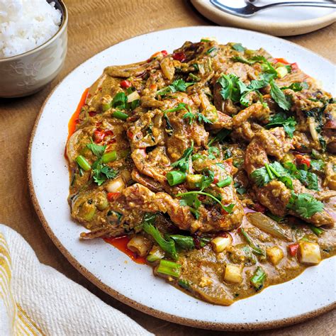 Thai Soft Shell Crab Curry - ปูนิ่มผัดผงกระหรี่ - Ian Benites