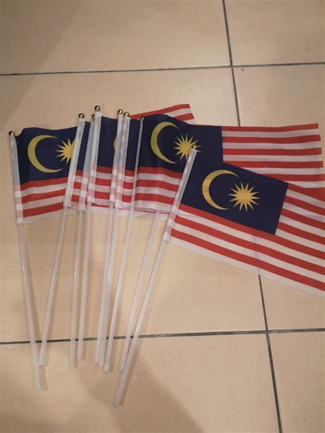 9 piece Jalur Gemilang Bendera Malaysia, Furniture & Home Living, Bedding & Towels on Carousell