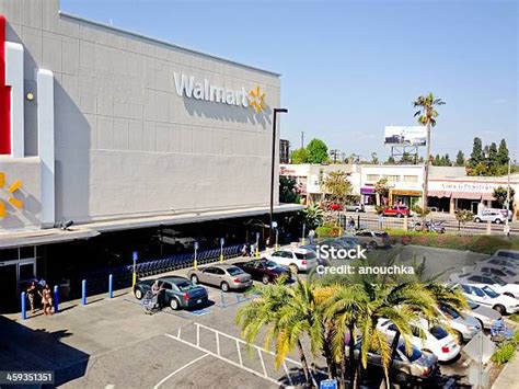 Walmart Los Ángeles California Foto de stock y más banco de imágenes de ...