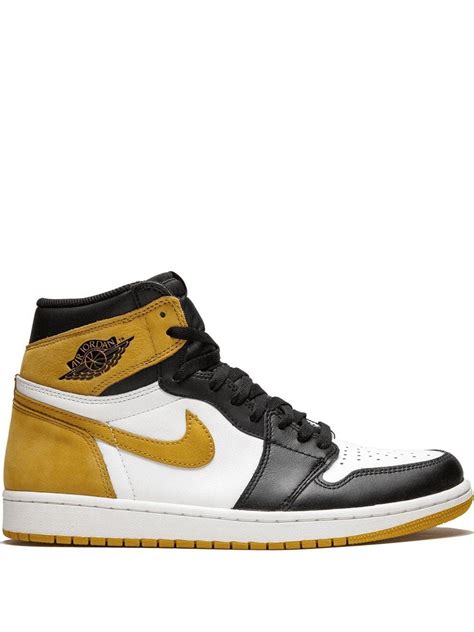 Shop Jordan Air Jordan 1 Retro High OG yellow ochre with Express Delivery - FARFETCH