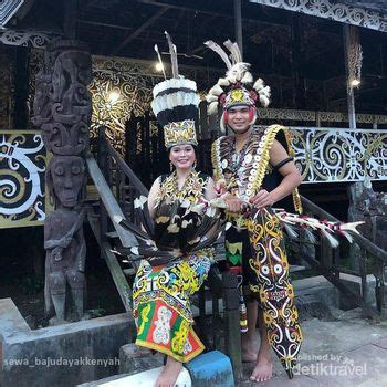 Pakaian Adat Dayak - GALERI NUSANTARA