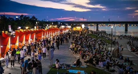 Enjoy Summer Nights at Seoul Bamdokkaebi Markets | 10 Magazine