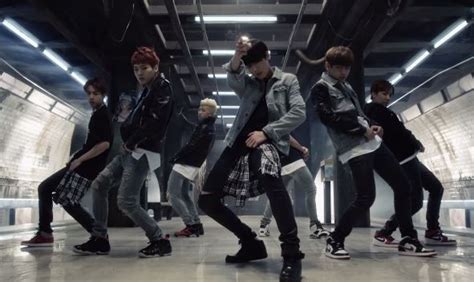 Five BTS Dance Moves That’ll Make You Pay Attention – Seoulbeats