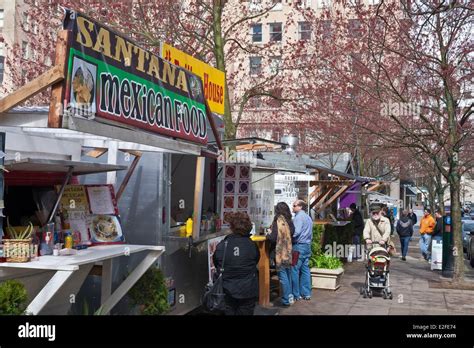 Portland oregon food trucks hi-res stock photography and images - Alamy