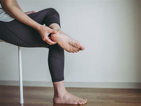 8 Plantar Fasciitis Massages You Can Do Yourself