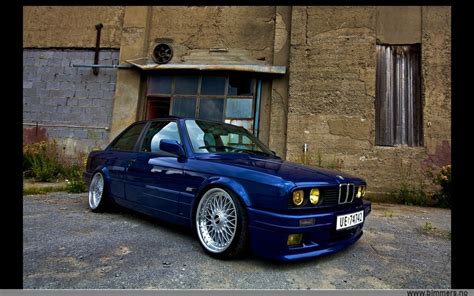 BMW E30 in Blue on BBS RC Wheels | BBS RS Zone