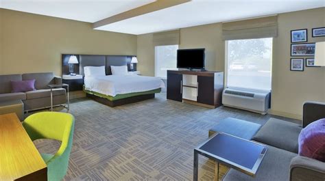 Hampton Inn Commerce Novi Michigan Hotel