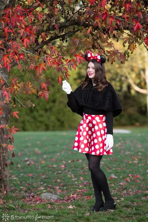 DIY Minnie Mouse Costume - How To Make A Minnie Mouse Skirt And Bow - 5 Minutes for Mom