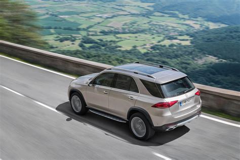 2020 Mercedes-Benz GLE gets mild-hybrid boost, MBUX tech - CNET