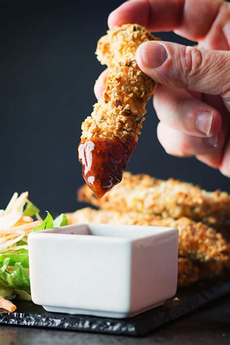 Hazelnut Crispy Chicken Tenders with Spicy Dipping Sauce | Krumpli