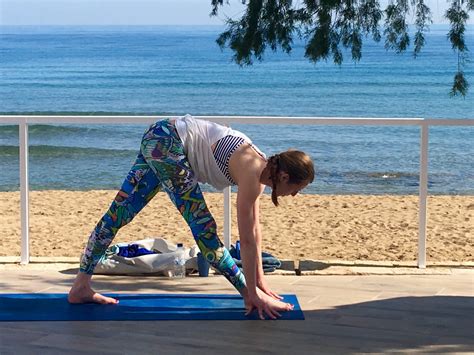 Yoga class in Crete by the sea. - Yoga Escapes