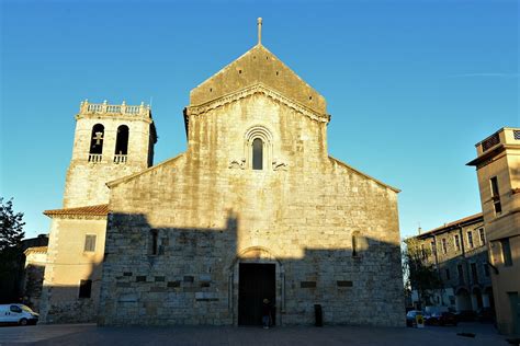 DAV_5090M Monestir de Sant Pere de Besalú | Monestir de Sant… | Flickr