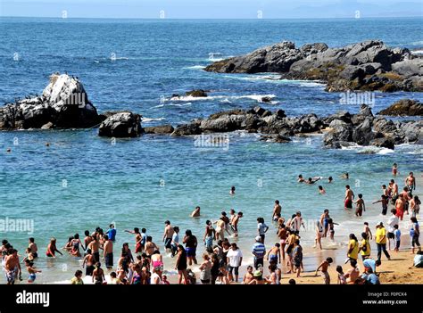 beach Valparaiso Chile Stock Photo: 86544728 - Alamy