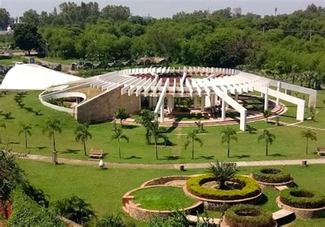 The 13 Most Beautiful Gardens In Chandigarh