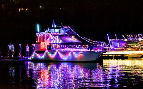 8th Annual Holiday Boat Parade | Discover Lake Lanier