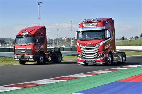 IVECO S-WAY TurboStar presentato a Misano