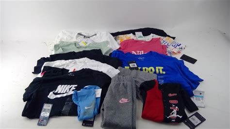 Nike Clothing Lot, 14 Pieces | Property Room